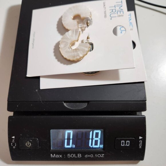 Lot of 2 Pairs Scalloped Earrings Time And Tru Hypo-Allergenic Earrings - Picture 8 of 8